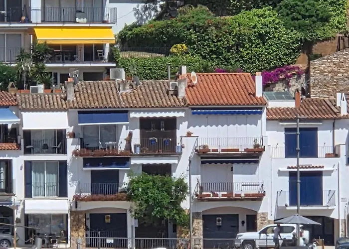 Apartment In Front Of The Sea